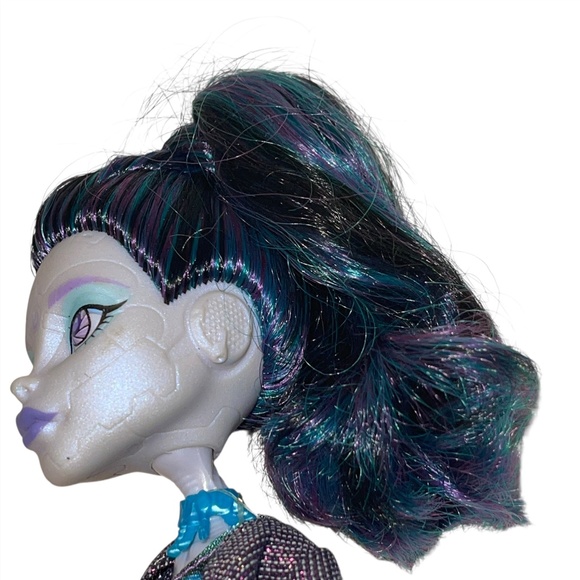 Monster High Boo York City Ghouls Elle Eedee Robot Doll Necklace Boots Jacket - Picture 8 of 11